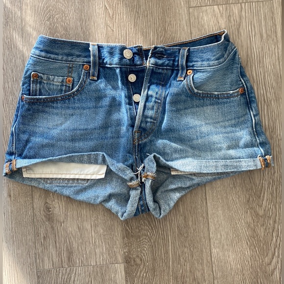 Levi’s 501 High Waisted Shorts Size 25 - Picture 3 of 4